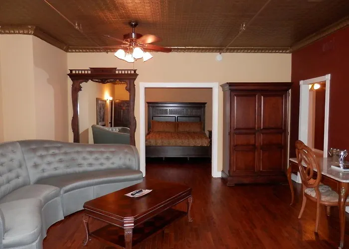 Gaslight Hotel 3*