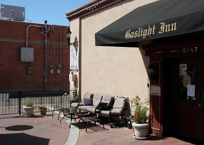 Gaslight 3*